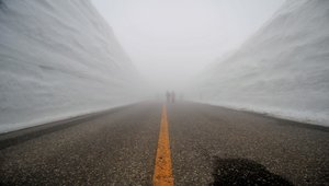 日本黑部立山觀光道路的雪壁奇觀之一縮圖