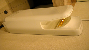 日本北海道公共廁所內的電動烘手機縮圖