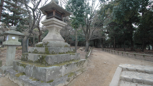 之一日本奈良公園內的獻燈縮圖