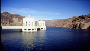 位於美國內華達州的米德湖縮圖