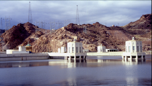 位於美國內華達州的米德湖發電廠進水口