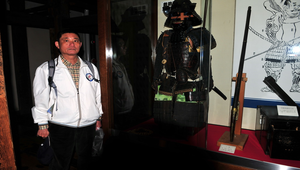 展示於日本姬路城堡內的日本戰士盔甲縮圖