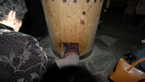 日本奈良東大寺內的祈福柱子縮圖