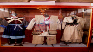 雲南納西族人服飾縮圖